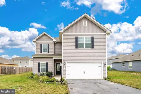 42 Eakins Ln, Martinsburg, WV 25401