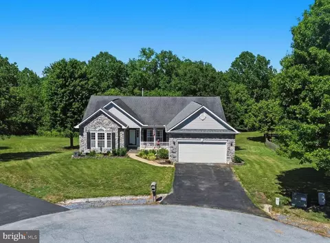 88 Castlerock Ln, Martinsburg, WV 25405