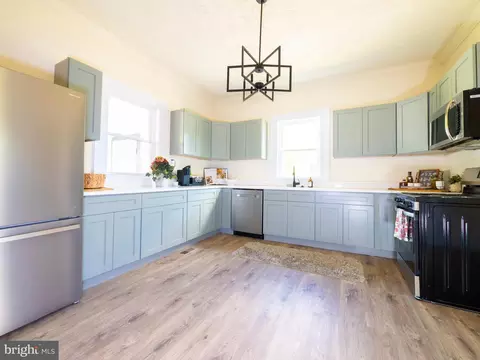 9862 Winchester Ave, Bunker Hill, WV 25413