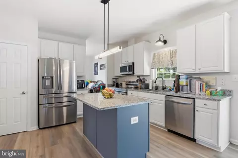 Kitchen - 48 Lansing Ct, Falling Waters, WV 25419 photo 1 of 2