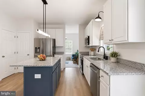 Kitchen - 48 Lansing Ct, Falling Waters, WV 25419 photo 2 of 2