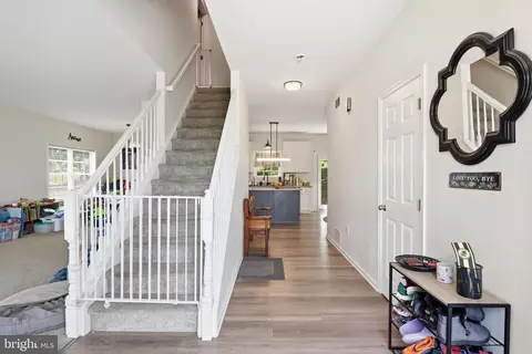 Entry Way - 48 Lansing Ct, Falling Waters, WV 25419 photo 4 of 7