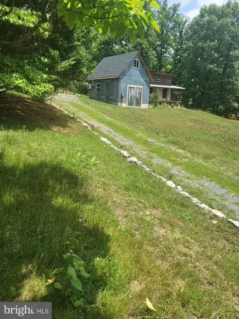 310 Ward Dr, Bunker Hill, WV 25413