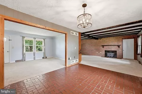 Living - 23 Drake Ave, Falling Waters, WV 25419 photo 8 of 11