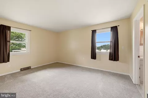 Bedroom - 23 Drake Ave, Falling Waters, WV 25419 photo 4 of 5