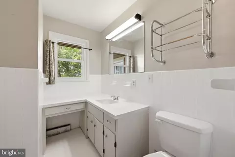 Bath - 23 Drake Ave, Falling Waters, WV 25419 photo 1 of 4
