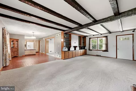 Living - 23 Drake Ave, Falling Waters, WV 25419 photo 7 of 11