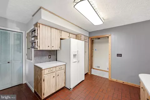 Entry Way - 23 Drake Ave, Falling Waters, WV 25419 photo 2 of 2