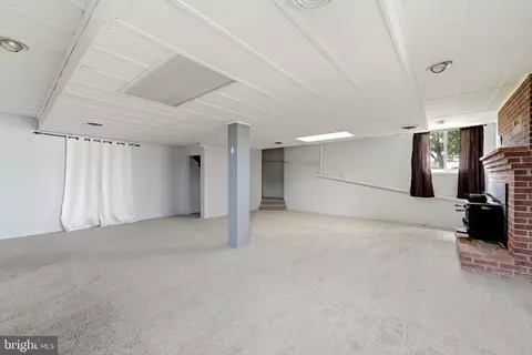 Living - 23 Drake Ave, Falling Waters, WV 25419 photo 11 of 11