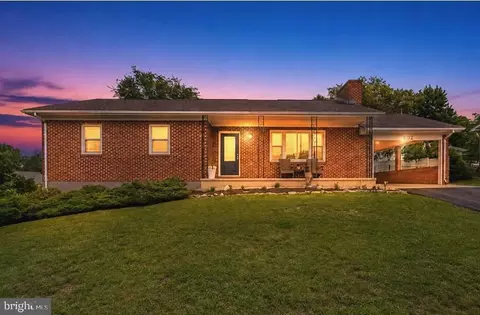 3153 Charles Town Rd, Kearneysville, WV 25430