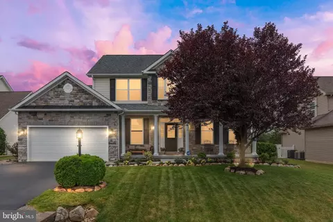 236 Shannon Ct, Inwood, WV 25428