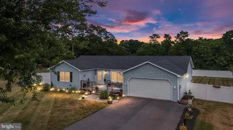 530 Montmorency Dr, Bunker Hill, WV 25413