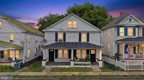 730 W John St, Martinsburg, WV 25401