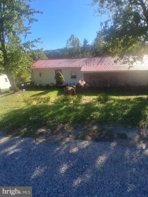 702 Dollar, Bunker Hill, WV 25413