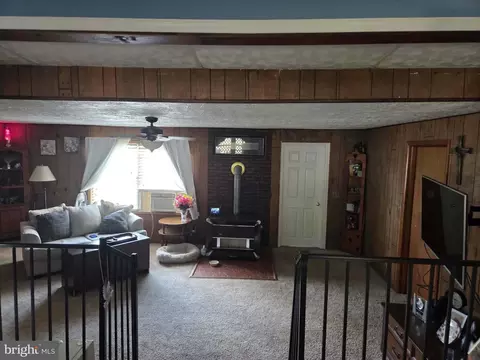 702 Dollar, Bunker Hill, WV 25413