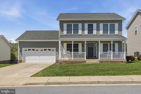 68 Toulouse Ln, Martinsburg, WV 25403