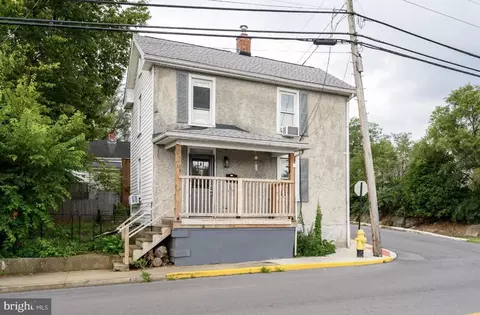 529 W Race St, Martinsburg, WV 25401