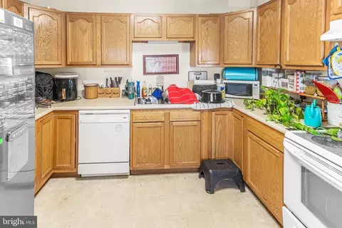 Kitchen - 11 15 Galbus Ct, Falling Waters, WV 25419 photo 1 of 1