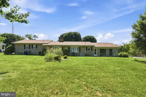 1439 Bedington Rd, Martinsburg, WV 25404