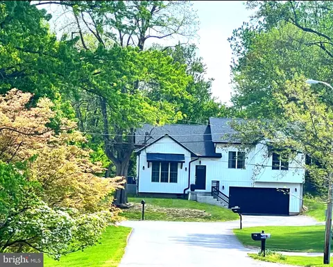 195 Still Meadow Dr, Martinsburg, WV 25405