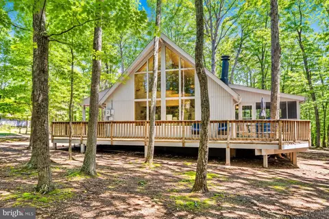 975 Tuckahoe Trl, Hedgesville, WV 25427