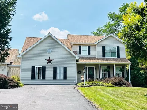 98 Bennett Shade Ln, Martinsburg, WV 25403