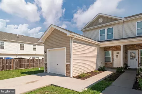 171 Continental Dr, Bunker Hill, WV 25413