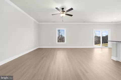 190 Brompton St, Falling Waters, WV 25419 photo 2