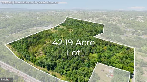 Golf Course Rd, Martinsburg, WV 25404