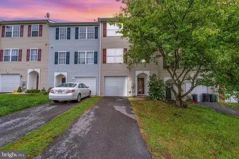 180 Pony Cir, Martinsburg, WV 25405