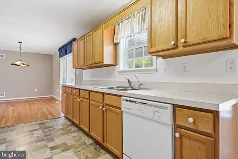 Kitchen - 142 Hastings Dr, Falling Waters, WV 25419 photo 2 of 2