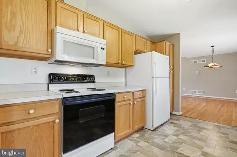 Kitchen - 142 Hastings Dr, Falling Waters, WV 25419 photo 1 of 2