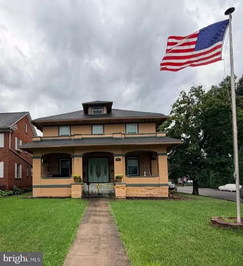 1025 W King St, Martinsburg, WV 25401