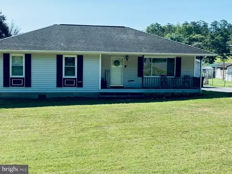 102 Wishbone Cir, Hedgesville, WV 25427