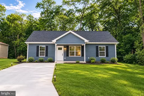 1005 Texas St, Martinsburg, WV 25401