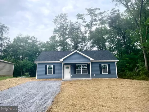 1005 Texas St, Martinsburg, WV 25401