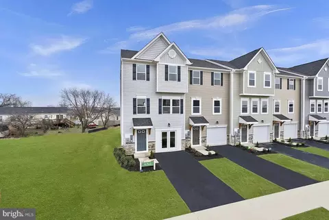 19 Tumblehome Rd, Inwood, WV 25428