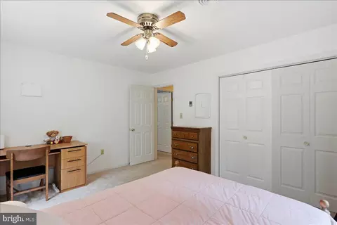 Bedroom - 125 Trammel, Falling Waters, WV 25419 photo 4 of 7