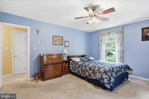 Bedroom - 125 Trammel, Falling Waters, WV 25419 photo 7 of 7