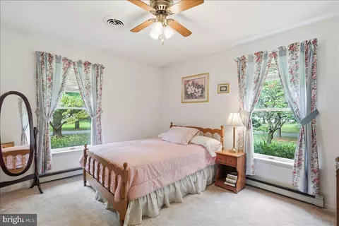 Bedroom - 125 Trammel, Falling Waters, WV 25419 photo 3 of 7