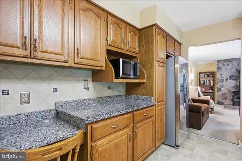 Kitchen - 125 Trammel, Falling Waters, WV 25419 photo 5 of 7