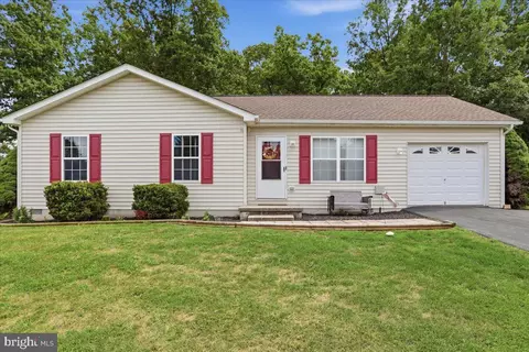 109 Thoreau Dr, Inwood, WV 25428
