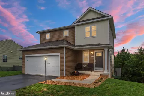 223 Luxor Ct, Bunker Hill, WV 25413