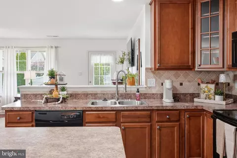 Kitchen - 33 Chennault Trl, Falling Waters, WV 25419 photo 3 of 3
