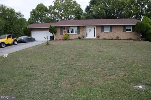 637 Mimosa Dr, Martinsburg, WV 25404