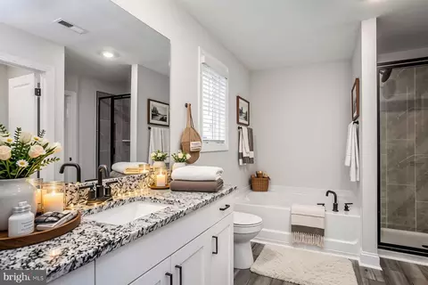 Bath - 25 Brompton St, Falling Waters, WV 25419 photo 1 of 2