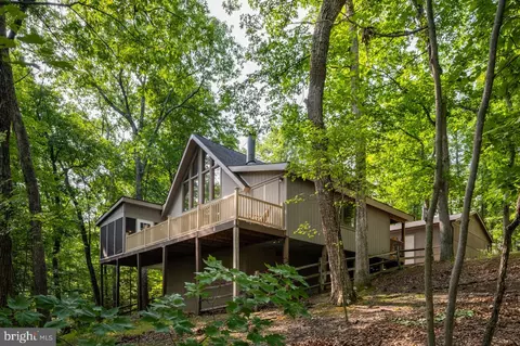 126 Winter Camp Trl, Hedgesville, WV 25427