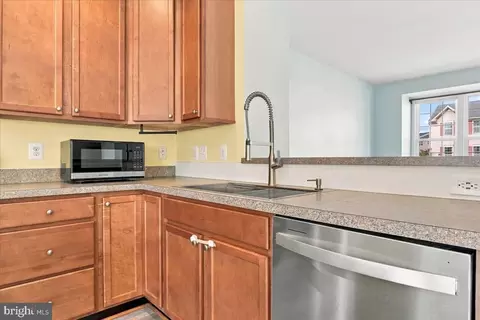 Kitchen - 58 Gauley River Path, Falling Waters, WV 25419 photo 4 of 4