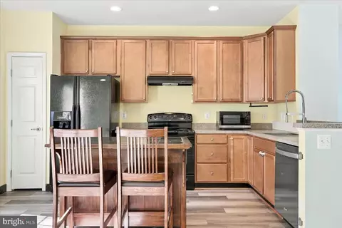 Kitchen - 58 Gauley River Path, Falling Waters, WV 25419 photo 2 of 4