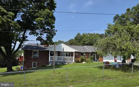 223 Stotelmyer Ln, Martinsburg, WV 25405